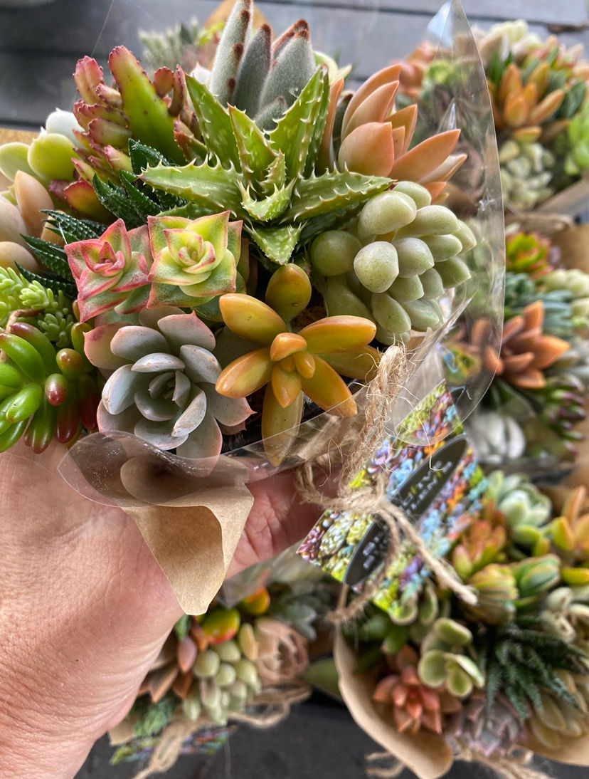 Thumbnail: MINI BOUQUETS