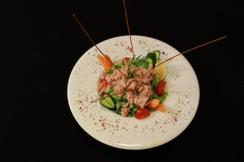 A healthy and tasty recipe of Tuna Salad with Lettuce Wraps for Dinner.