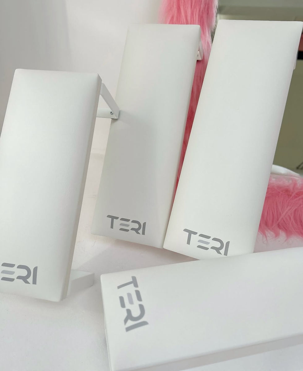 Thumbnail: Teri Manicure hand cushion LOFT L white