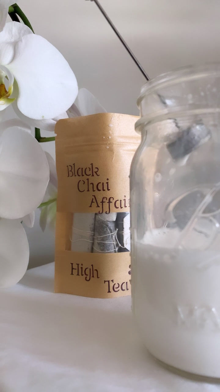 Miniatura: Black Chai Affair