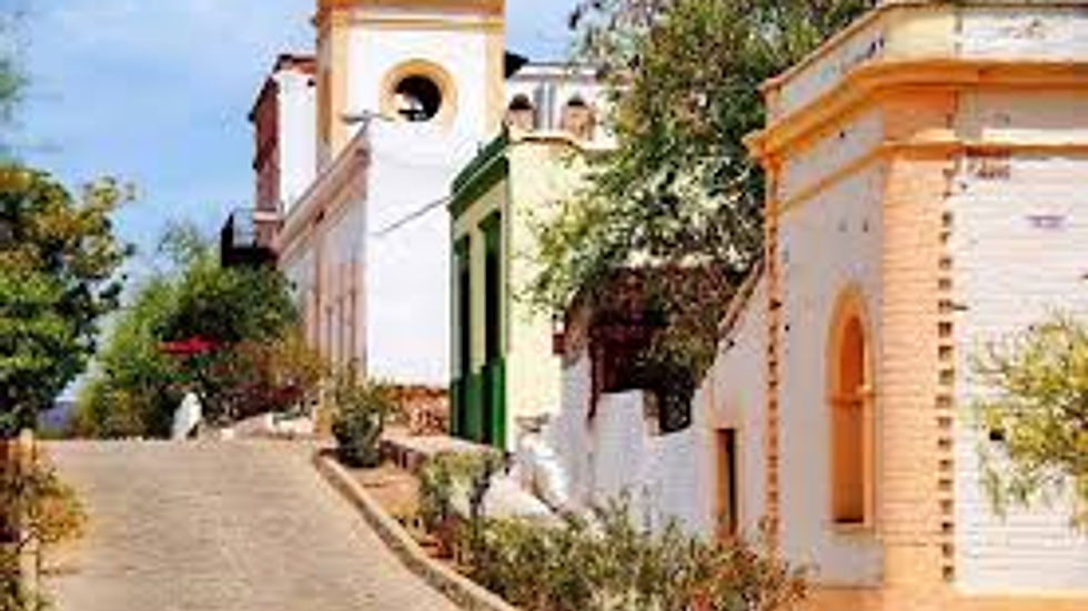road through downtown El Triunfo, BCS