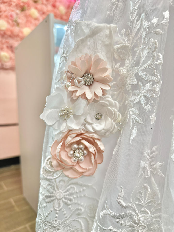 Thumbnail: Mercedes - White