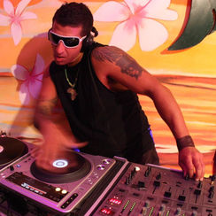 DJDJ TROPICAL FUNK MERCHANT (Taciano cavalcante).jpeg