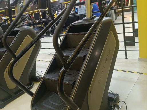 Por que sua academia parece antiga mesmo limpa: limpeza, conservação e Estética GYM