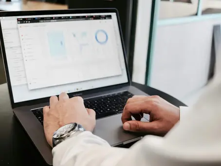 UN warnt, dass die digitale Wirtschaft die Umwelt schädigt 10/07/2024