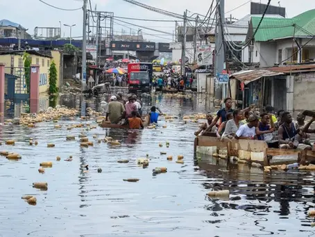 Die Menschen im Stadtteil Pompage in Kinshasa waren von den Überschwemmungen des Kongo betroffen. (AFP/Getty Images-Datei)