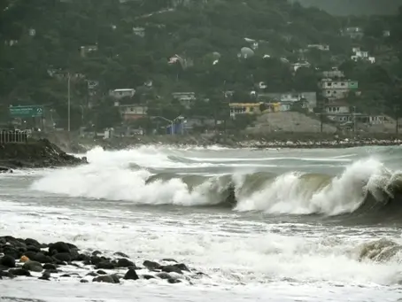 'Life-threatening' storm surges are expected in Hurricane Melissa's path (Ricardo Makyn)