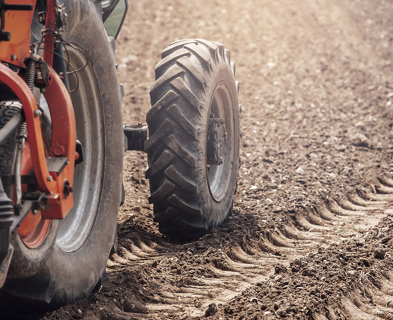 Las ruedas del tractor