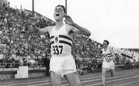 Peter Driver winning gold