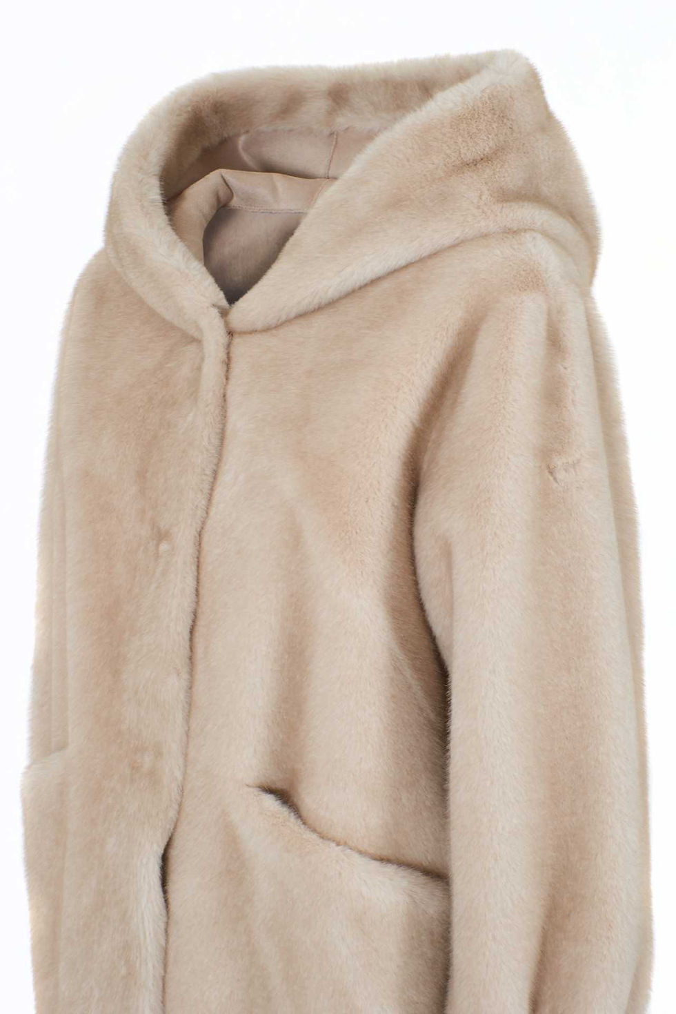 Casaco de Pelo com capucho Longo, detalhes e design elegante, confortável e moderno.