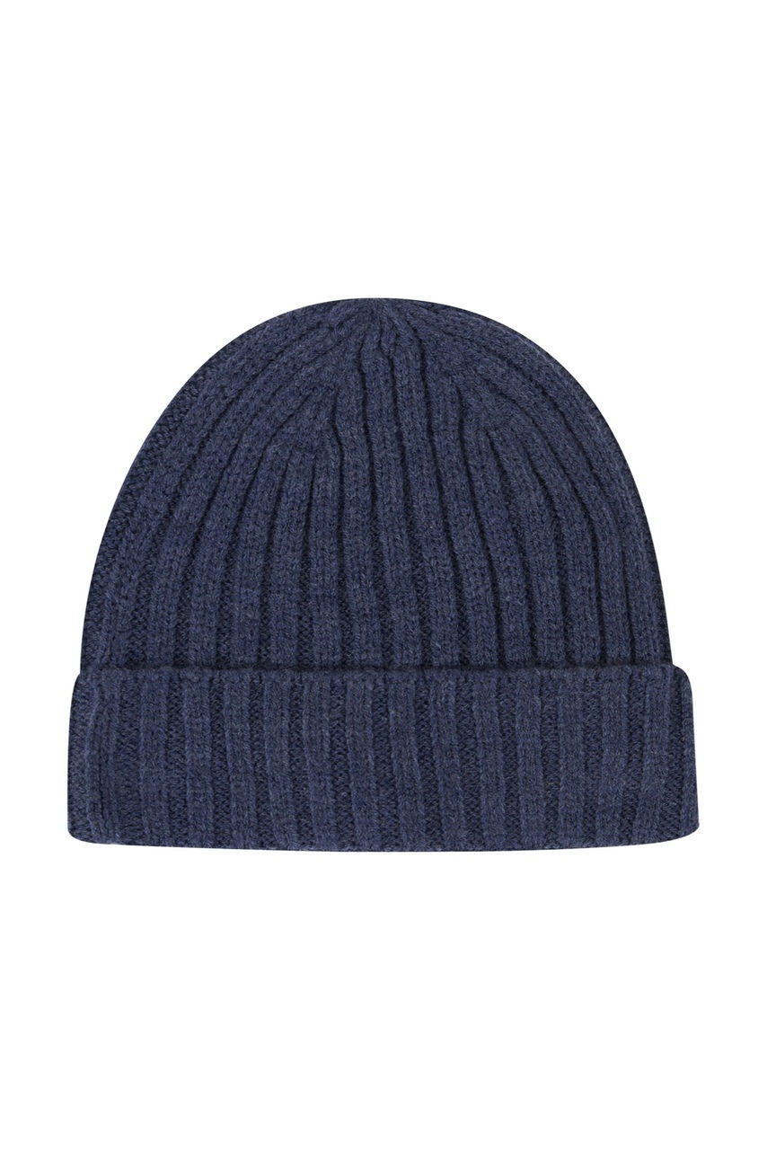 Touca azul escura vista de perto, com tecido canelado e estilo moderno.