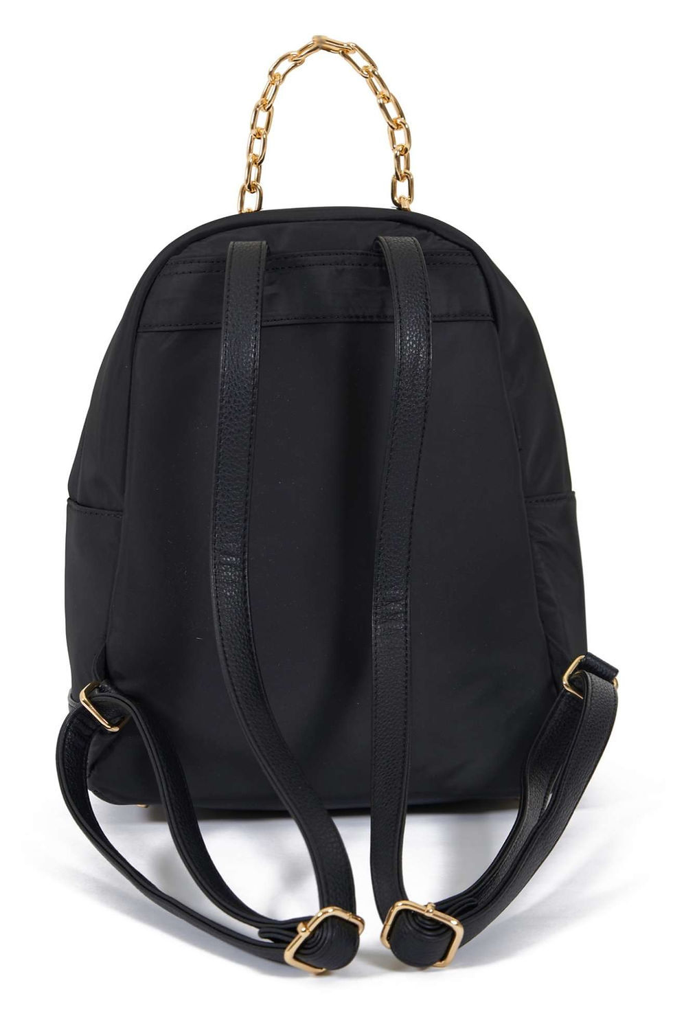 Mochila preta com alças e detalhes dourados, mostrando a parte de trás.