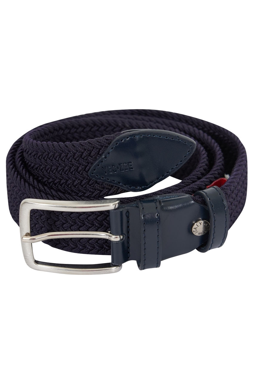 Cinto Homem azul escuro com fivela prateada, acessório elegante e moderno.