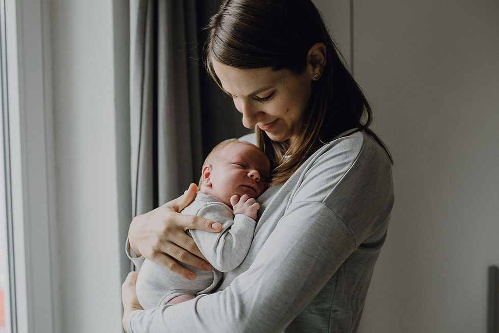 it is cold outside but love of the mum gives warmth Newborn Photography Frankfurt - Kristina Klinger Fotografie