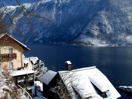 Moradores de Hallstatt, na Áustria, querem limitar entrada de turistas