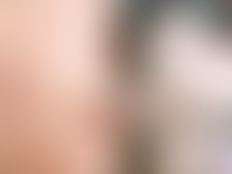 Suavizar espinhas com colírio funciona? Entenda riscos de truque que viralizou