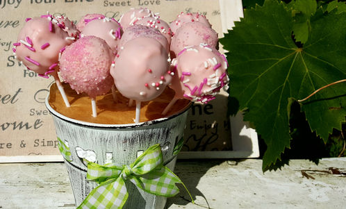 Sti(e)lvoller Trend: Kunterbunte Cake Pops 🍭