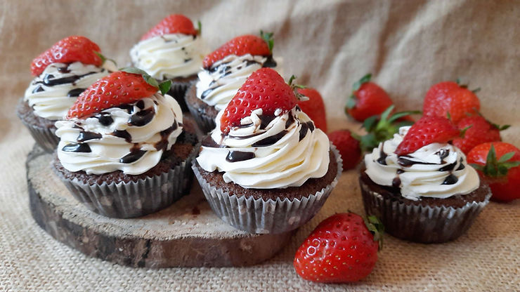Erdbeeren, Cupcakes, Erdbeercupcakes, Rezept, backen, Foodblog, Swiss Meringue, Buttercreme, Schweizer Buttercreme, Küstencookie, Kuestencookie