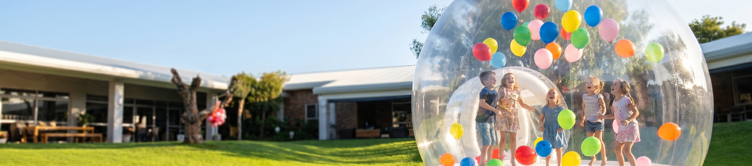 Bubble House mit Sprungboden als Hüpfburg-Alternative für Kindergeburtstage in Magdeburg