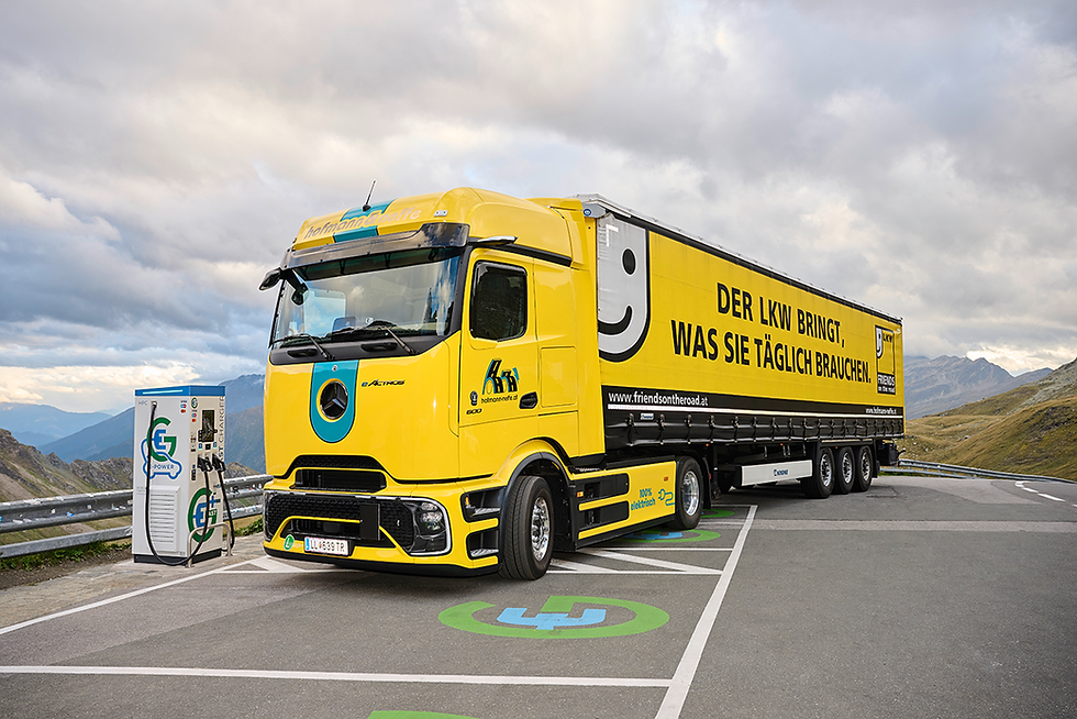 Schnelllader: Mercedes-Lkw Actros 600 zieht Strom im Hochgebirge