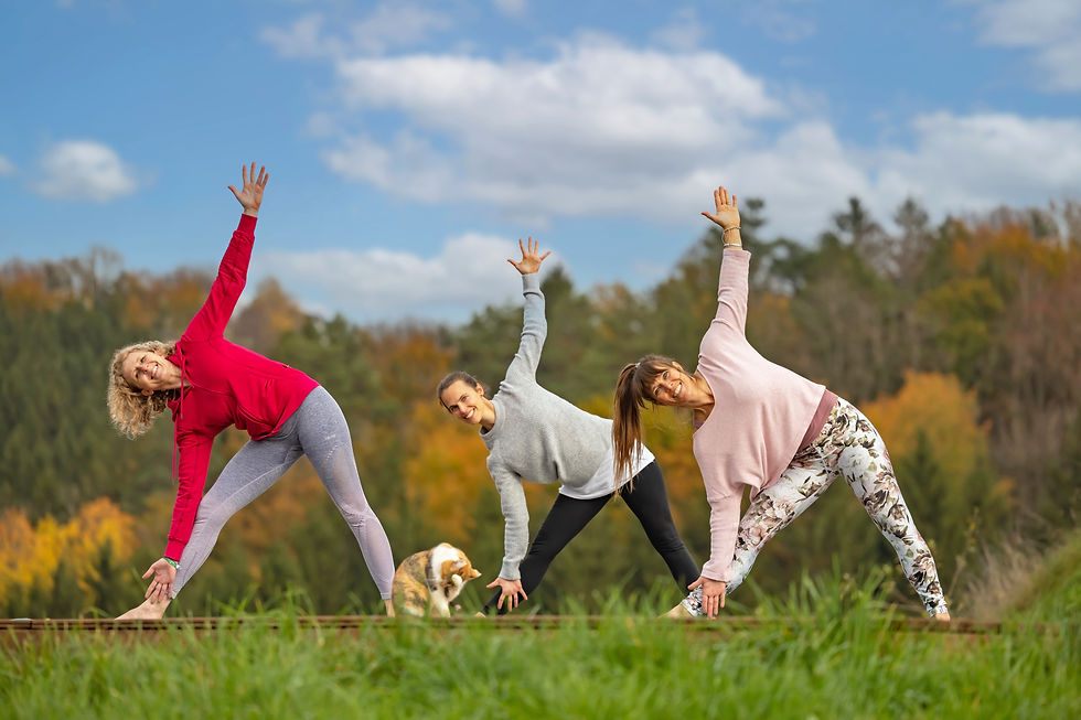 Mit sich selbst Urlaub machen: Qigong, Yoga, Malen, Wellness, Fasten, Coaching, Klang, Meditation etc.: Das Themenangebot bei Indigourlaub ist seit 20 Jahren außergewöhnlich - ebenso die vegetarisch-vegane Rundumverpflegung und die herzlichen Teams in den individuellen Retreat-Häusern in Österreich, Deutschland, Spanien, Hinzu kommen sorgfältige ausgewählte Partnerunternehmen rund um den Globus abseits von Massentourismus und mit Bedacht darauf, dass due erwirtschafteten Umsätze im Zielgebiet bleiben. Zusätzlich werden Projekte durch Spenden - auch Gäste können bei jedem Aufenthalt ihr Favoritenprojekt und die Höhe ihres Betrags auswählen - unterstützt. Indigourlaub ist seit 2018 TourCert-zertifiziert. Indigourlaub.com Bild: Indigourlaub (GregorHartl.at)