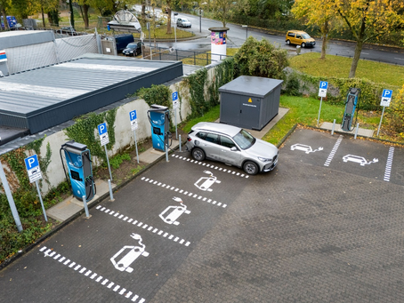 Discounter erweitert E-Ladenetz: Aldi Süd startet neue Ladehubs