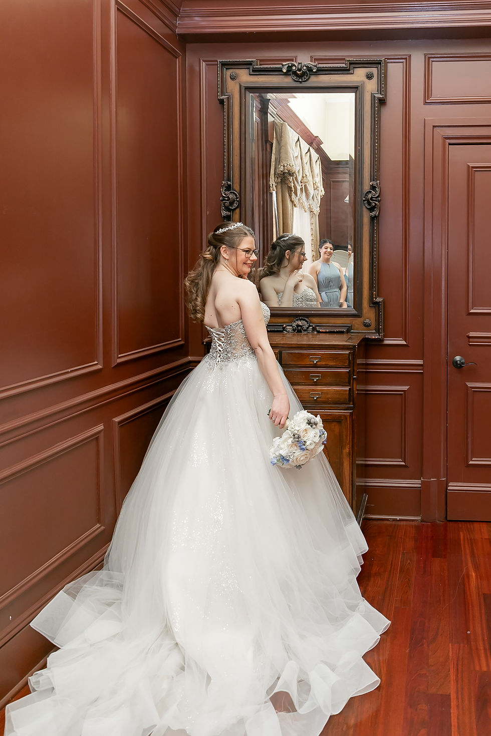 Getting ready in the bridal suite at Architects