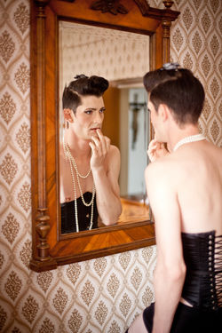 René, Verwandlungskünstler