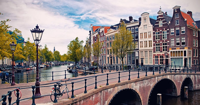 Professional-Internship-in-Amsterdam.jpg
