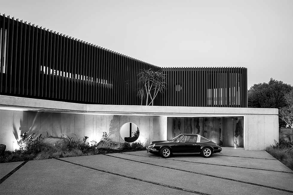 upside-down-house-homepage-BnW.png