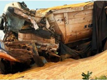 Caminhoneiro morre em batida entre 3 carretas em MT