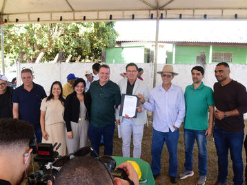 Santa Elvira vive dia histórico com assinatura da pavimentação total do distrito e ampliação da creche