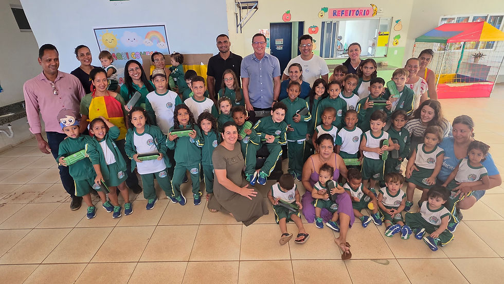 Investimento histórico: Juscimeira entrega 12 mil uniformes para alunos da rede municipal