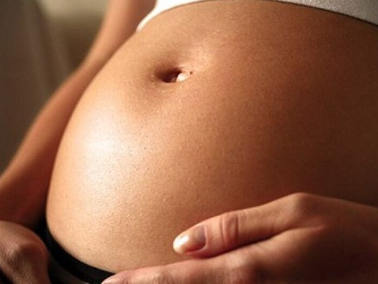 Dupla ameaça grávida com faca e a estupra em Rondonópolis-MT