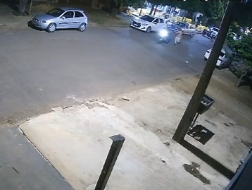 Câmeras flagram bandidos matando homem com 5 tiros em MT