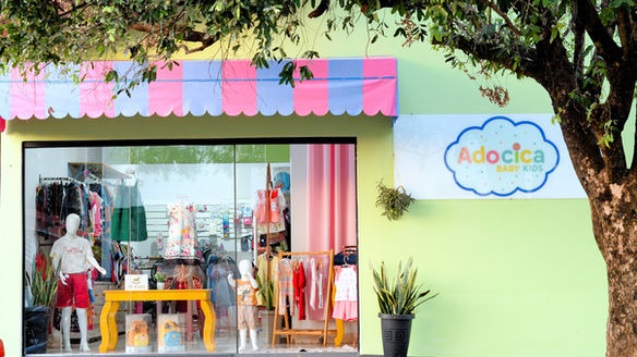 Adocica Baby Kids reinaugura nova estrutura em Juscimeira e amplia opções de moda infantil