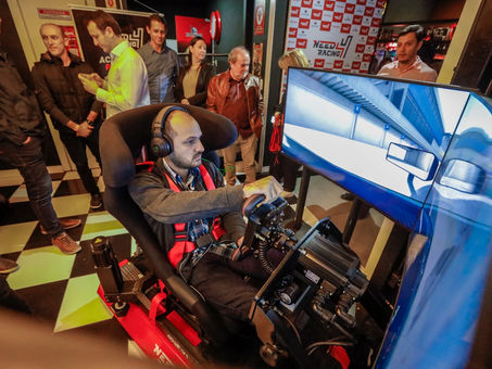 Primeiro simulador de alta performance para amantes de corrida já está funcionando em BC