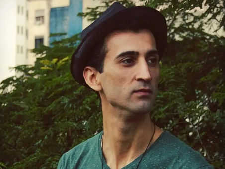 Confira entrevista exclusiva com o ator Eli Barcellos