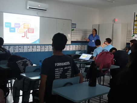 Águas de Camboriú promove palestra sobre resíduos sólidos em colégio de Camboriú