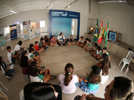 Exposição “Água de A a Z” permanece aberta até sábado (20), em Camboriú