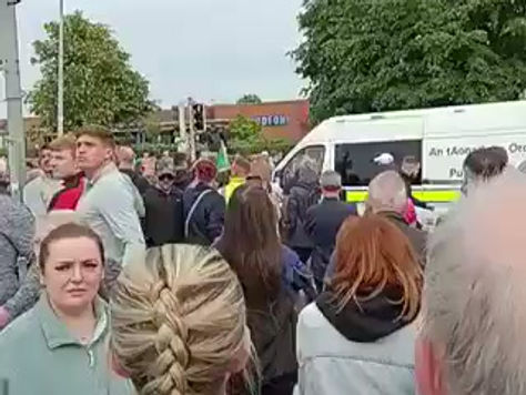 🚨🇮🇪 Ireland ERUPTS – PROTESTS against invaders SPIRAL into civil UNREST.