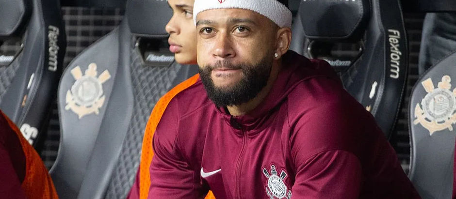 Manchester United flop Memphis Depay vows to ‘punish’ Brazilian side over ‘unacceptable behaviour’ 😂 #MUFC