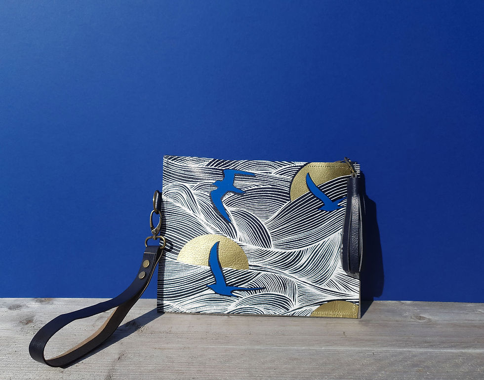 BIRD AND SUNSET CLUTCH