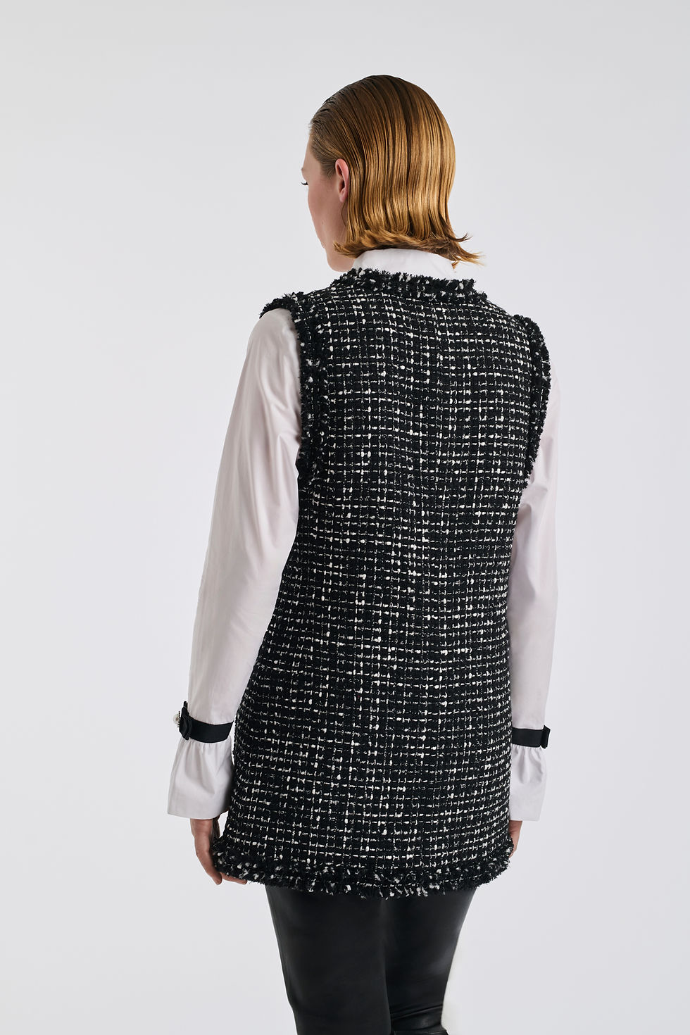 תמונה ממוזערת: Sleeveless Jacket 131008