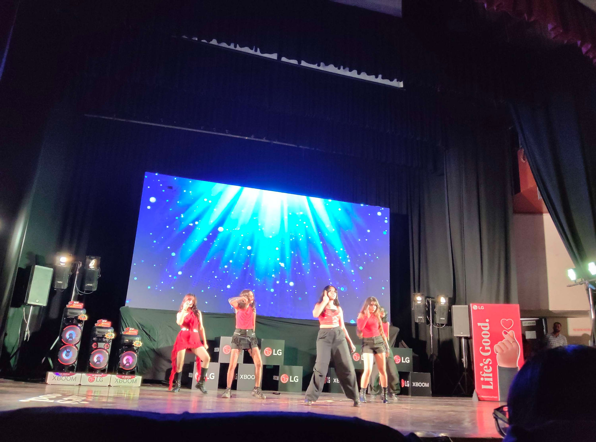 Performers at the Delhi K-pop Contest 2024 (Dojeon Media)