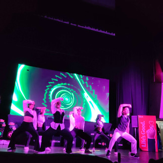 Performers at the Delhi K-pop Contest 2024 (Dojeon Media)