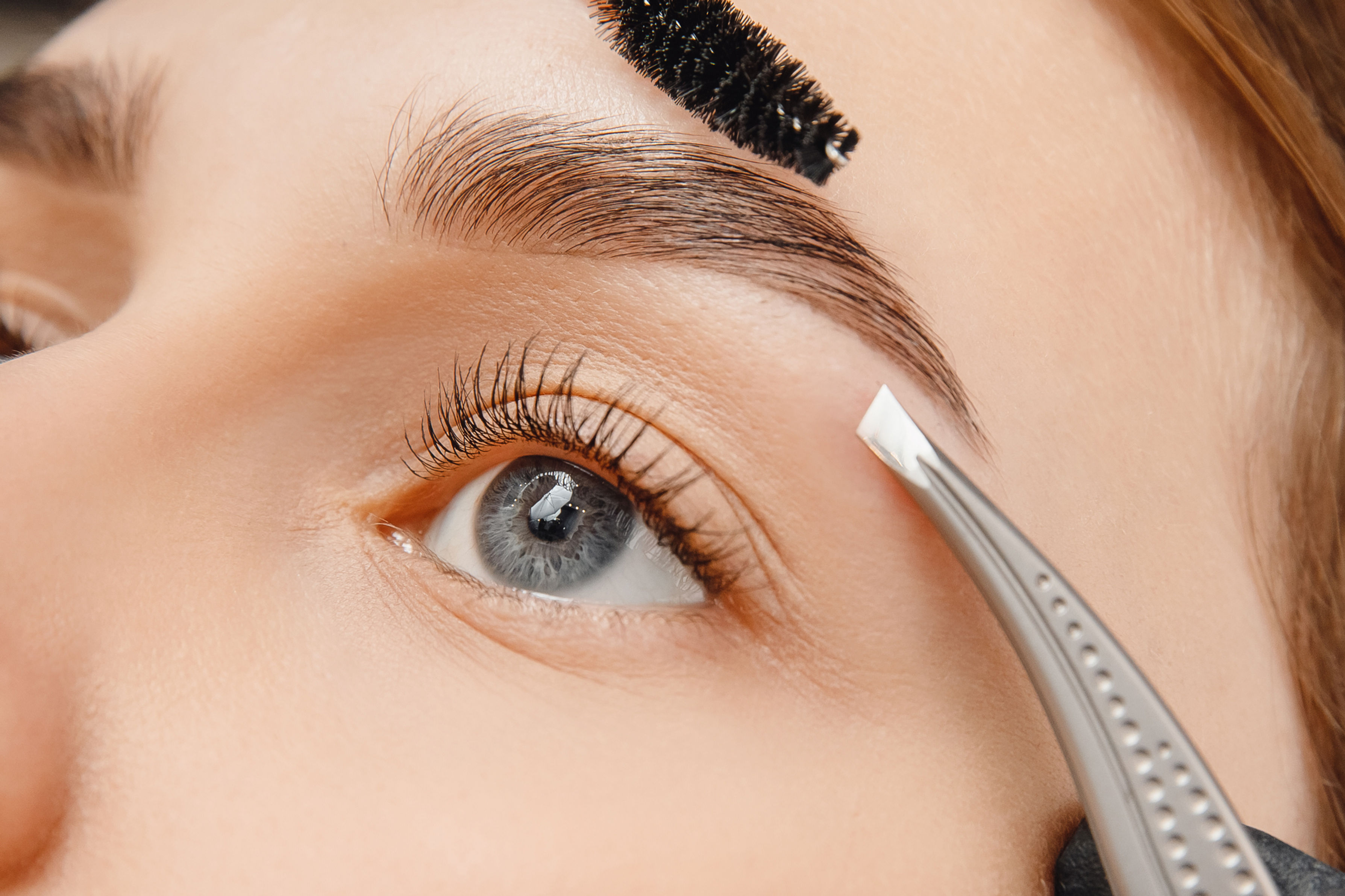 eyebrow service