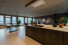 Modern kitchen with kitchen island – real estate photo