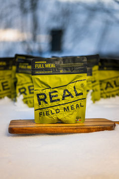 Real Turmat pouch on a tree stump – product photo