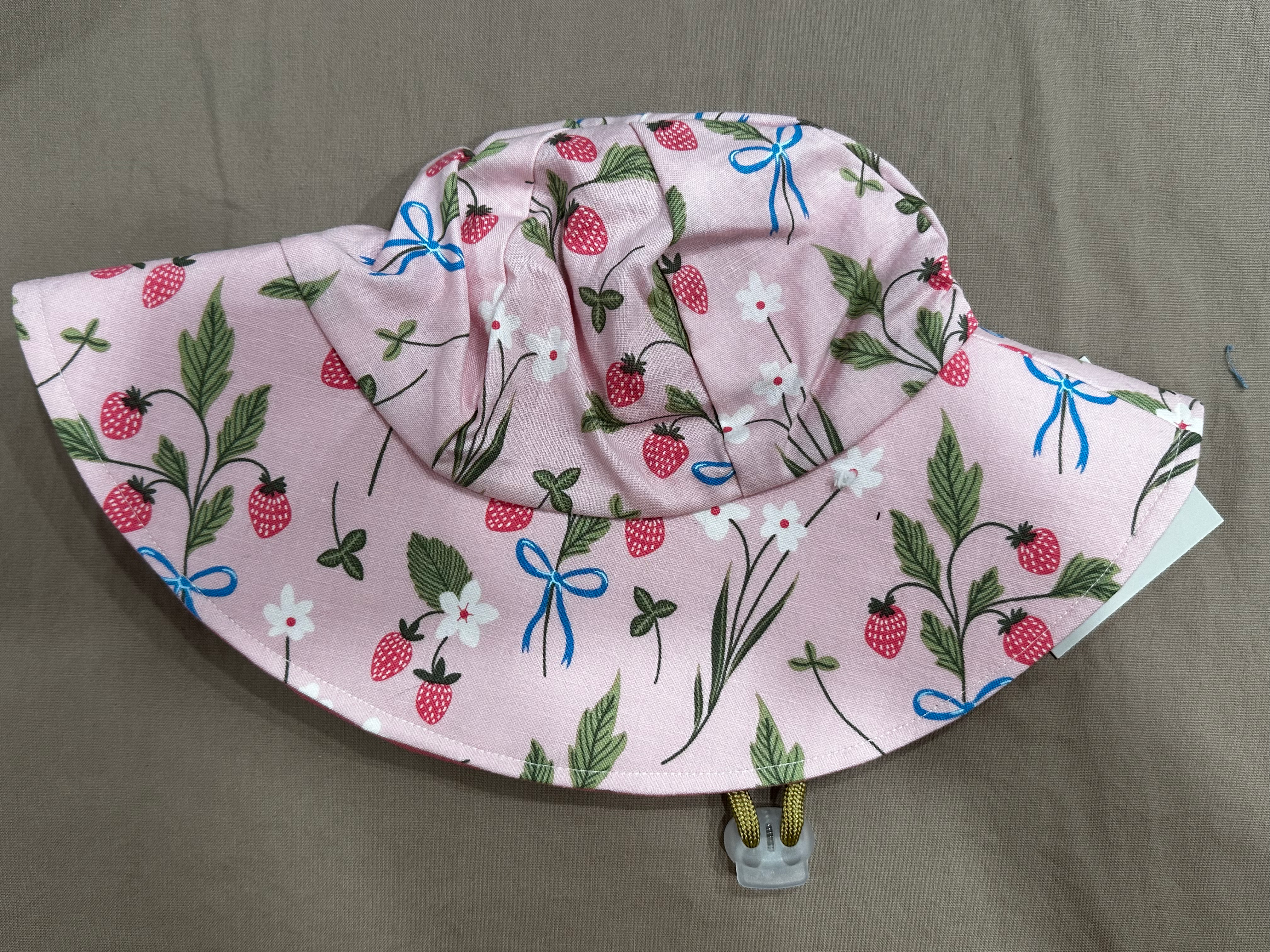 Strawberry blooms sun hat size extra small